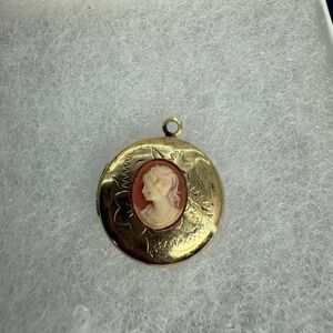 Vtg Carved Cameo Locket Pendant, 1" Round, Gold Tone, 2 Small Photos